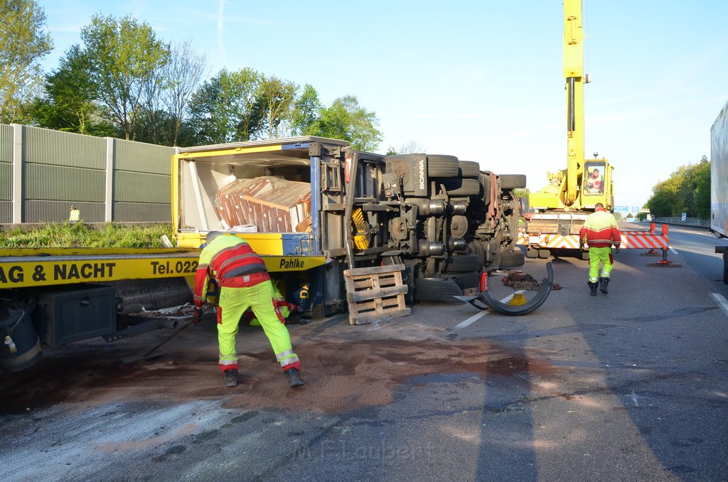 VU LKW umgestuerzt A 3 Rich Oberhausen Hoehe AS Koeln Koenigsforst P144.JPG - Miklos Laubert